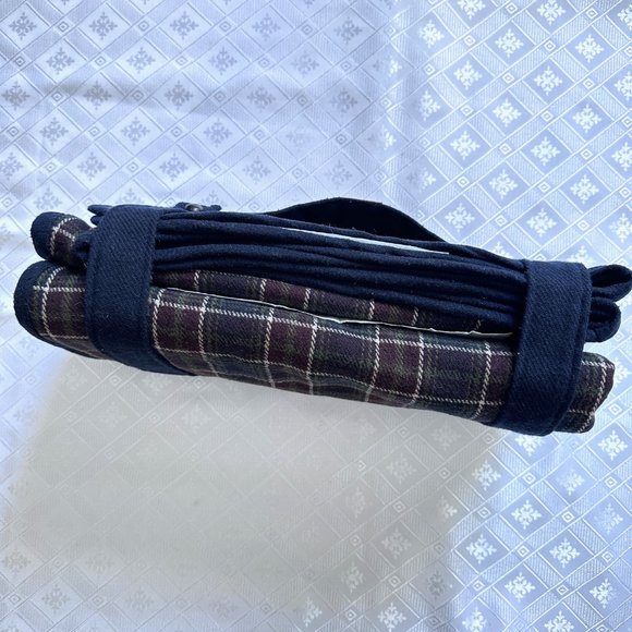 Bleu Mary Vintage Roll Up & Carrey Travel Wool Blend Blanket - Picture 4 of 6